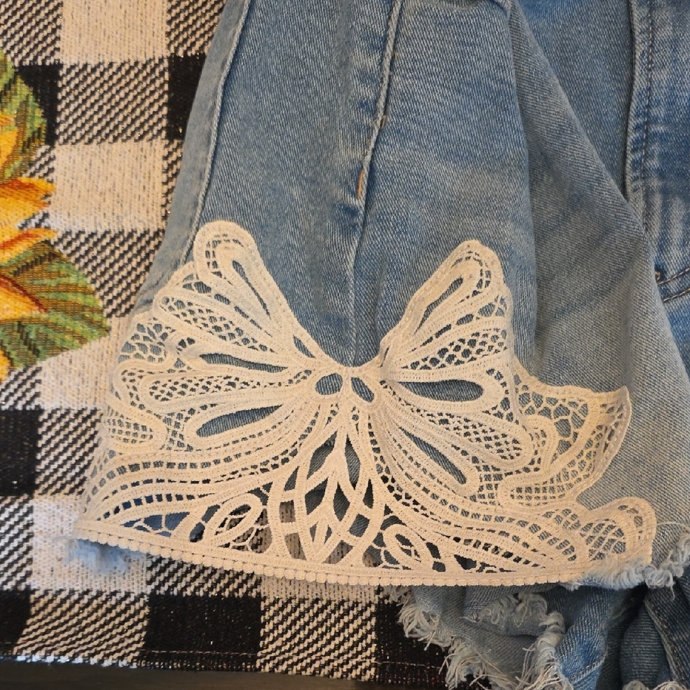 Jessica Simpson Blue Jean Ginger High Rise  Shorts with Lace Accents - Picture 4 of 5